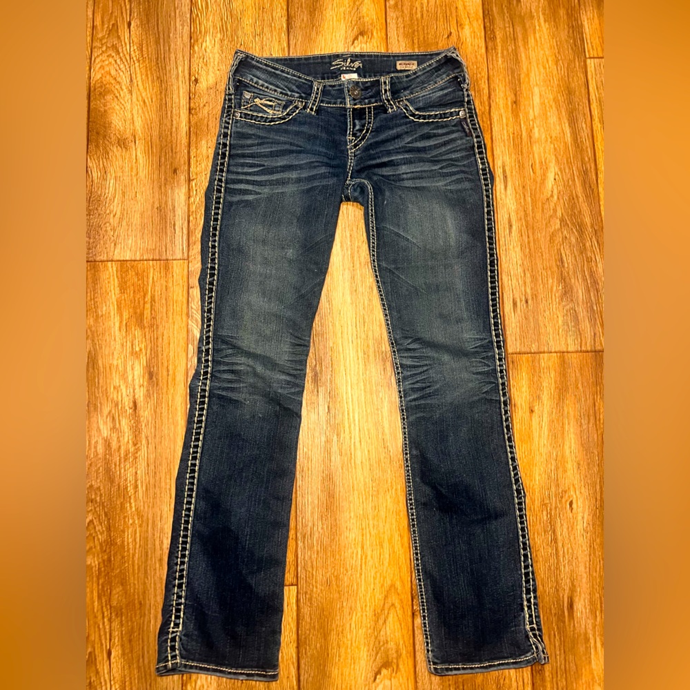 Silver jeans sized waist 27 and the length 34, womens